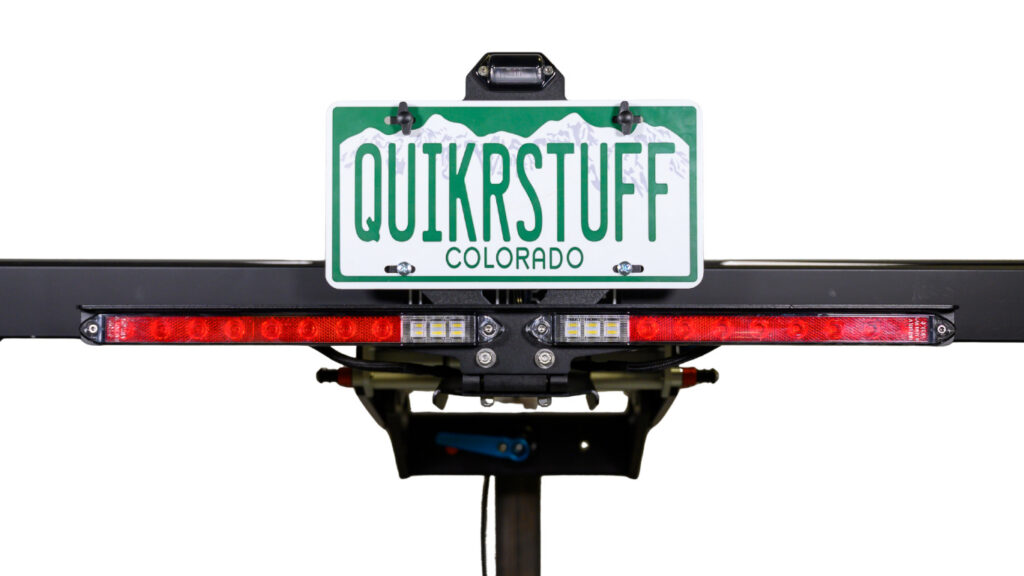 Medium lightbar with license plate holder