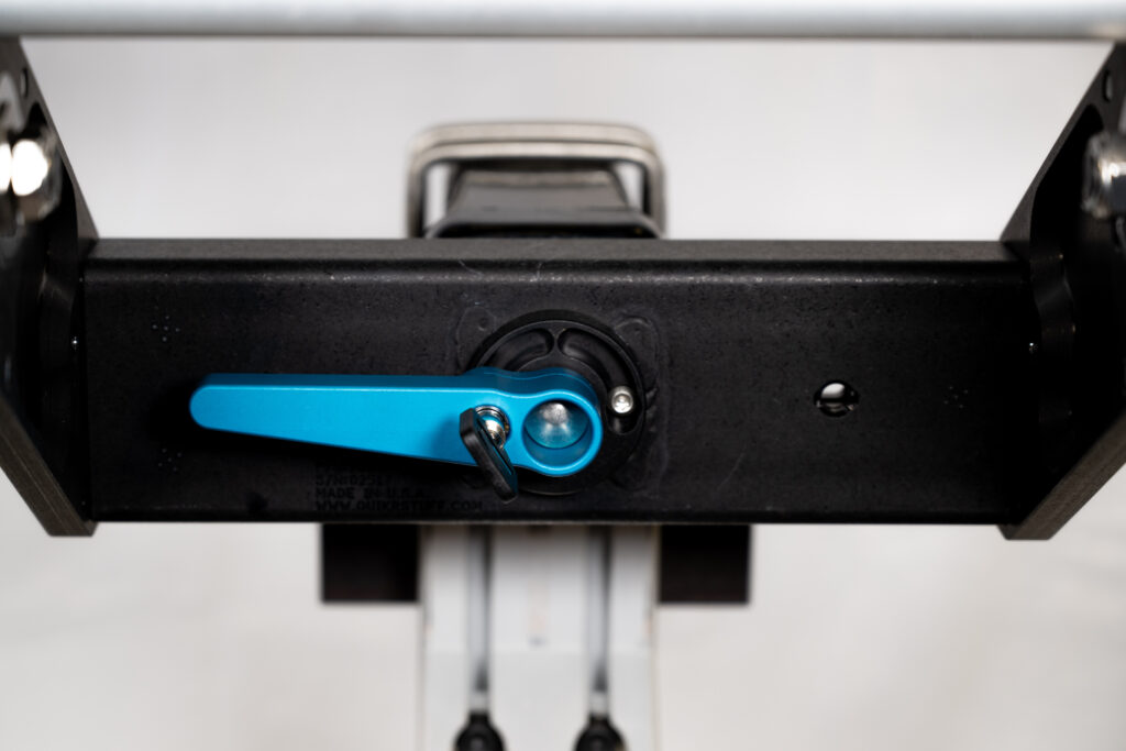 Tightening lever and key at hitch